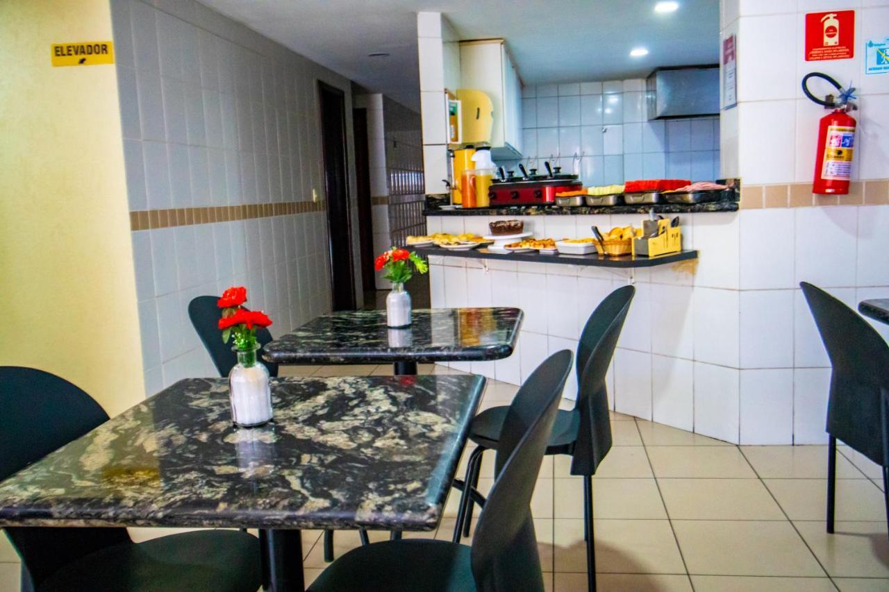 Hotel Piramide Pituba - Av Paulo VI サルバドール エクステリア 写真